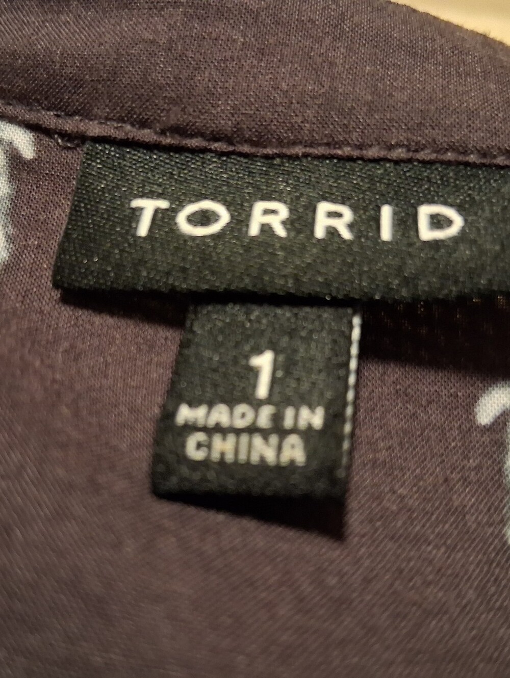 Women's Torrid Grey Llama-Printed Blouse Size 14-16 - Picture 2 of 3
